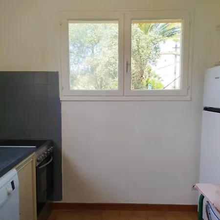 Rez De Jardin Pour Ce T3 Spacieux Proche Et Commerces - 4berna1 Villa *