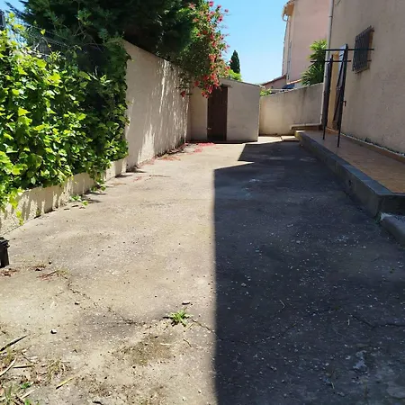 Rez De Jardin Pour Ce T3 Spacieux Proche Et Commerces - 4berna1 Villa *